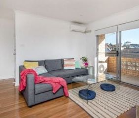 Effortless Modern Living - Photo 5