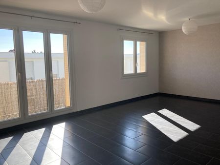 Location Appartement 4 pièces 69m² VALENCE 26000 - Photo 3