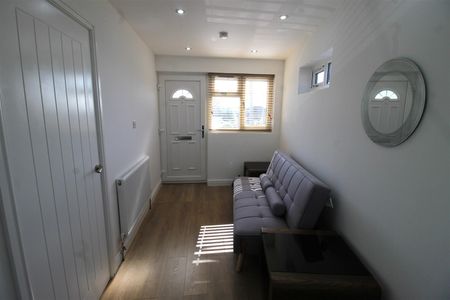 Gladstone Rise, High Wycombe - Photo 5