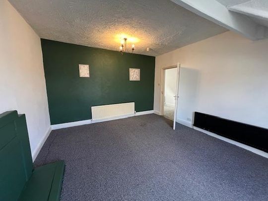 3 bedroom flat to rent - Photo 1