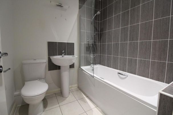 2 bedroom townhouse to rent - Photo 1