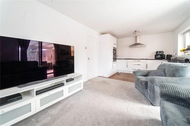 2 bedroom bungalow to rent - Photo 1