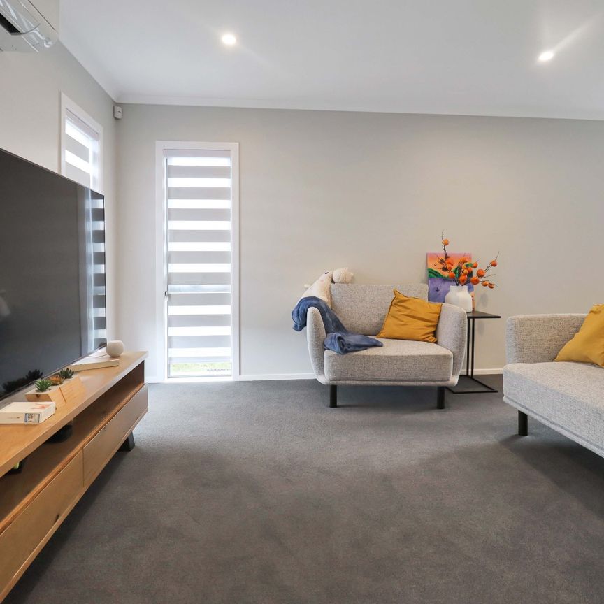 Modern Three-bedroom Home - Photo 1