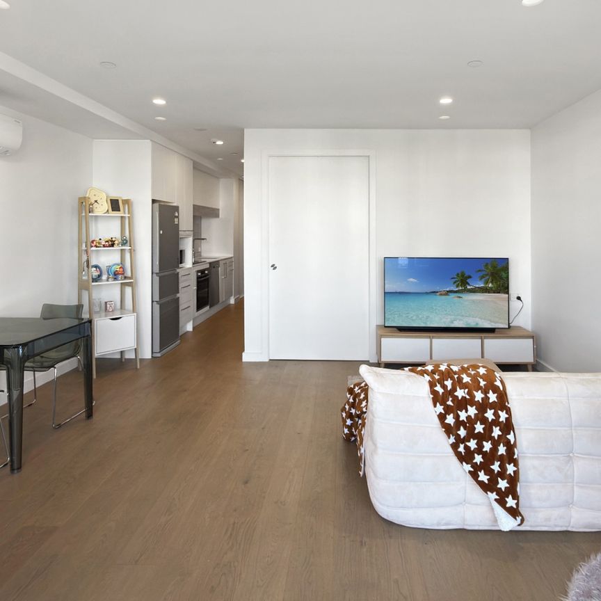 Premium Partly Furnished One Bedroom Apartment - Photo 1