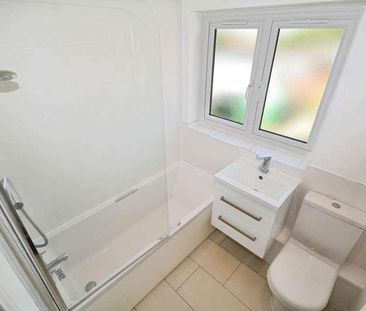 Meadow Croft, Aylesbury, HP19 - Photo 1