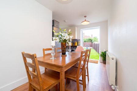 4 bedroom end terraced house to rent, - Photo 2