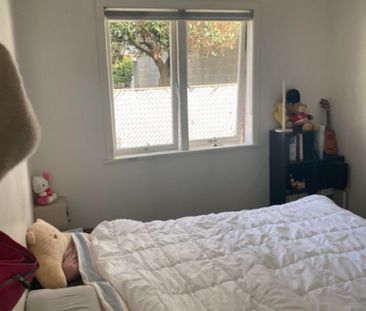 Sunny Brick and Tile 2 bedroom - Photo 4