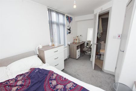 7 bedroom house to rent - Photo 2