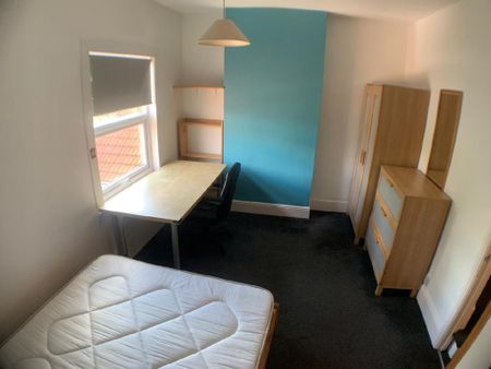 4 bedroom house share to rent - Photo 2