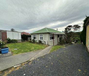 A spacious Brighton home! - Photo 3