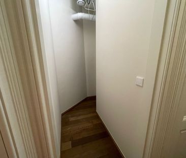 Heel mooi gerenoveerd appartement met twee slaapkamers. Tijdens de ... - Photo 1