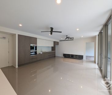 Spacious Ground Floor Apartment with Private Entertaining Area - Photo 1