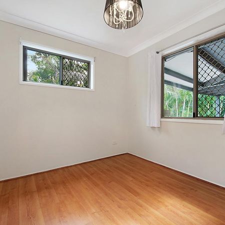 Neat & Tidy Family Home Located In Quiet Cul-De-Sac! - Photo 4