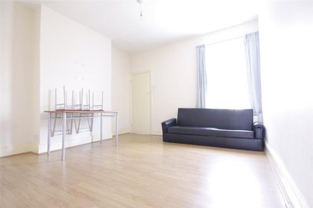 3 bedroom apartment to rent - Photo 3