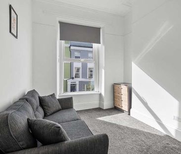 St James Place West, Plymouth, PL1 - Photo 1