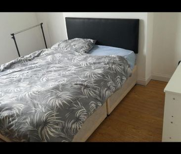 1 bedroom in a house share to rent - Photo 5
