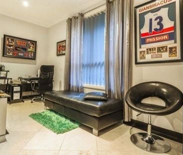 Sophisticated Living - Photo 5