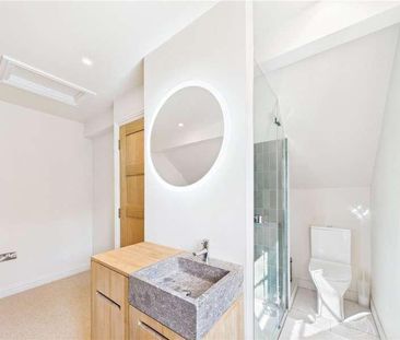 High Street, Crediton, Devon, EX17 - Photo 3