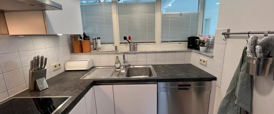 Möblierte 3 Zimmerwohnung in Leonberg mit Balkon und Stellplatz - Photo 1