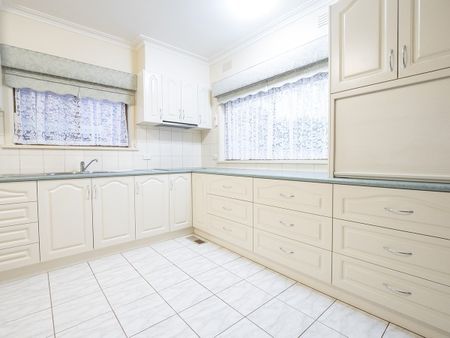 Well Presented 3 Bedroom Home - Photo 5