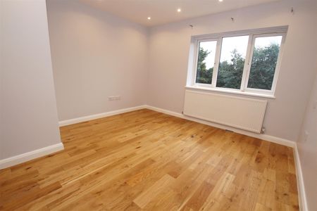 1 bedroom Terraced House to let - Photo 4