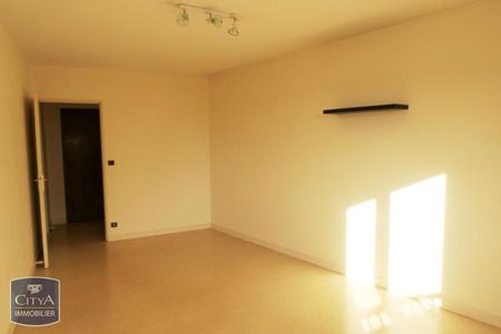 Location Appartement 2 pièces 45m² POITIERS 86000 - Photo 2