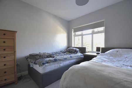 3 bedroom end of terrace house to rent - Photo 3