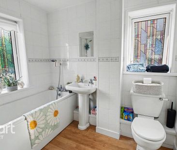 3 bedroom semi-detached house to rent - Photo 2