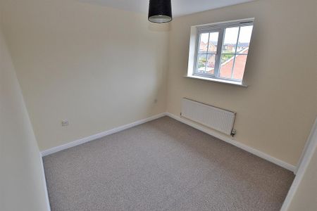 4 bedroom detached house to rent - Photo 5