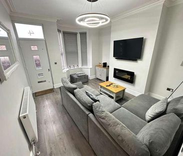 St Lukes Crescent, Leeds, LS11 - Photo 3