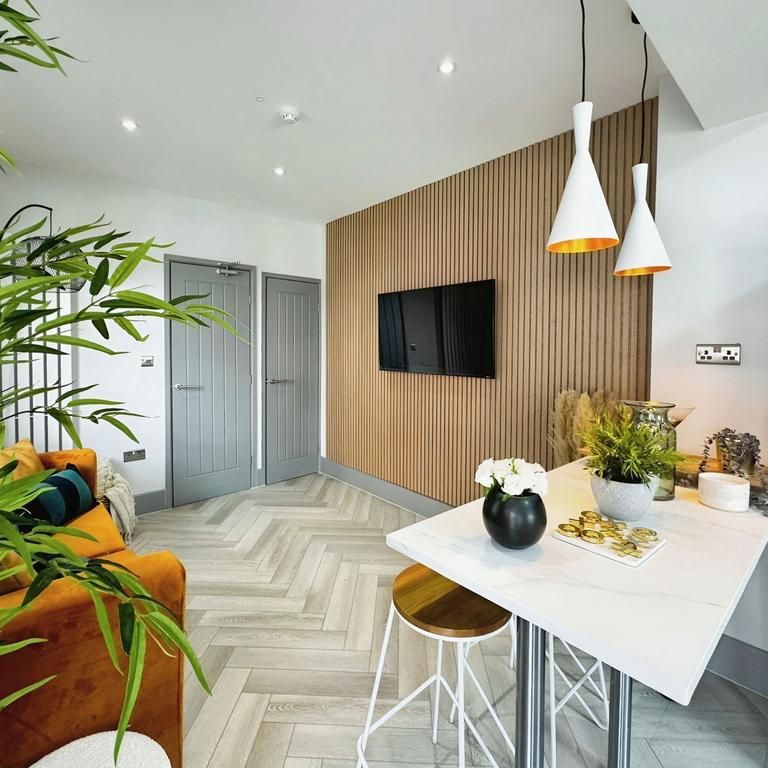 1 bedroom in a house share to rent - Photo 1