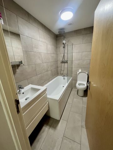 Manor Court, Tanhouse Farm Road, B92 - Photo 4