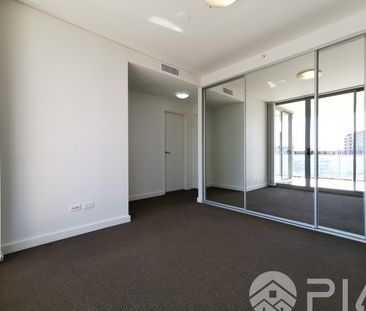 Riverside Living, Nearby Cycling paths, Easy access to M4 motorway,... - Photo 1