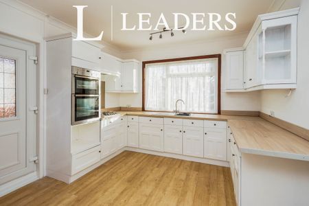 3 bedroom bungalow to rent Thorpe Avenue, TN10 - Photo 2