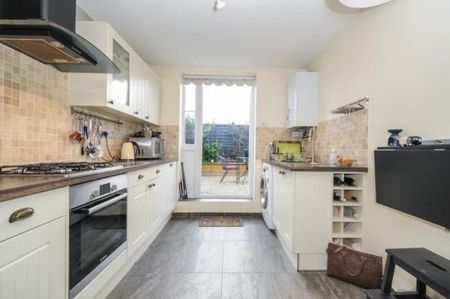 2 Bed Flat, London, SE23 - Photo 4