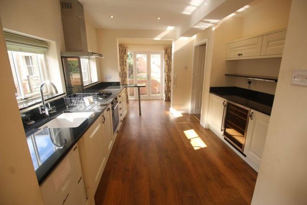 4 bedroom house to rent - Photo 1