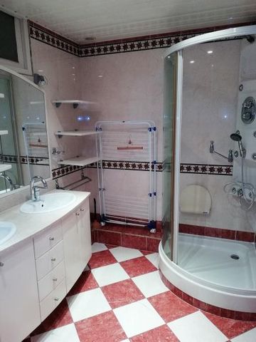 Location Maison 6 pièces 169m² - Photo 5