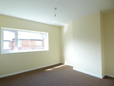 3 bedroom House To Let - Photo 3