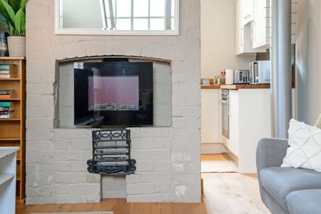 1 bedroom semi-detached house to rent - Photo 3