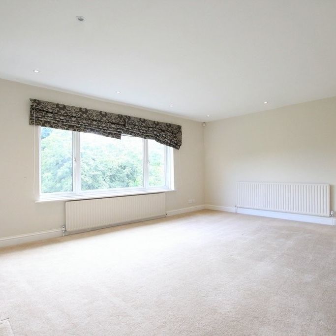 6 Bedroom Gated Detached House, Coombe Lane West, Kingston Upon Thames - Photo 1