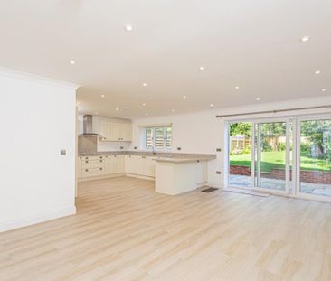 4 bedroom detached house to rent - Photo 6