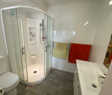 Spacious Family Home - Photo 2