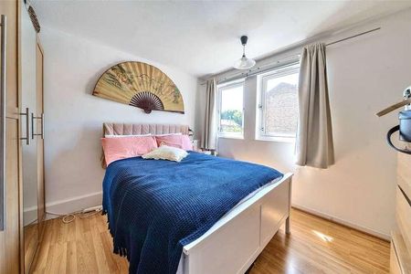 Kennet Close, London, SW11 - Photo 2