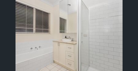 17 Rodney St, Quarry Hill, Vic 3550 - Photo 2