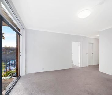 Charming Mosman Apartment with Harbour Glimpses - Photo 5