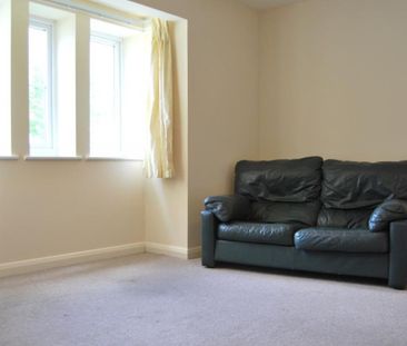 1 bed Apartment - To Let - Photo 2