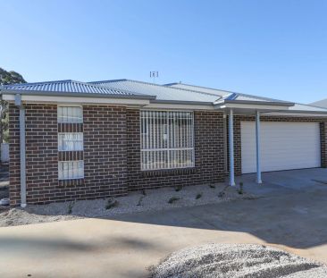 Private Villa with Rural Views in North Orange Location - Photo 2