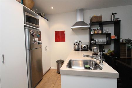 Fully furnished 2 bedroom in Soho - Photo 3
