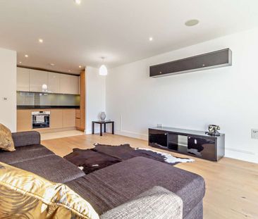 Well-presented two bedroom apartment near the river - Photo 2