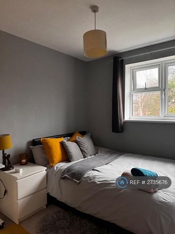 3 bedroom semi-detached house to rent - Photo 4